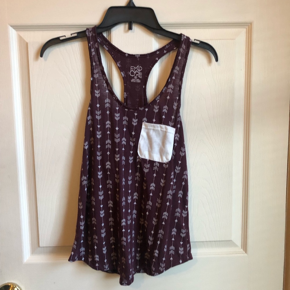 Empyre tank with pocket